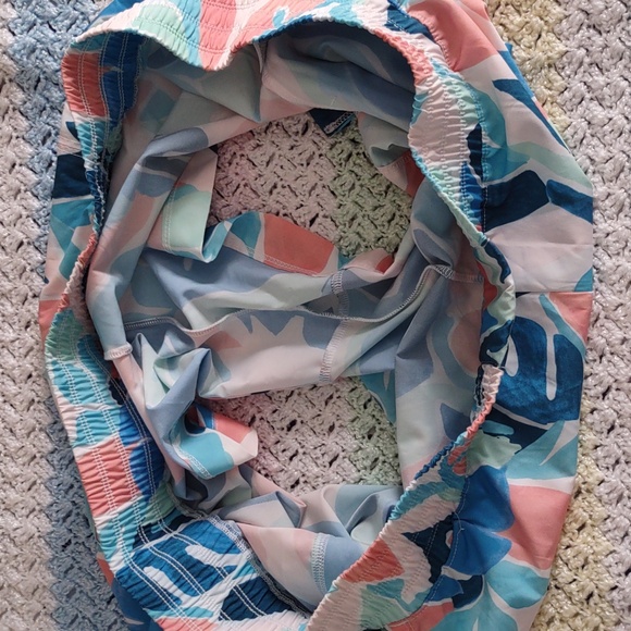 NWT Old Navy XXL Geo Print Stretch Tech Quick Dry Shorts - Picture 15 of 16